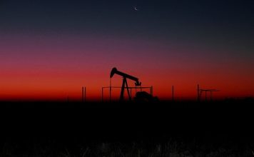 World’s largest banks have pumped $3.8tn into fossil fuels since Paris Agreement was signed World’s largest banks have pumped $3.8tn into fossil fuels since Paris Agreement was signed